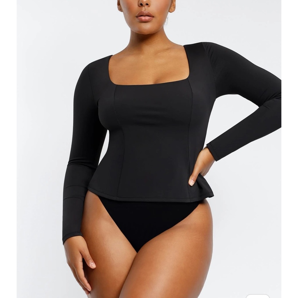 Shapellx Built-In Shapewear 2-In-1 Scoop Long Sleeve‎ Sculpt Top